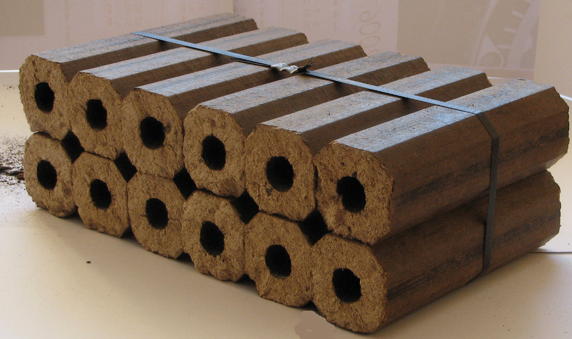 Брикеты для отопления: торфяные, древесные, из каменного угля